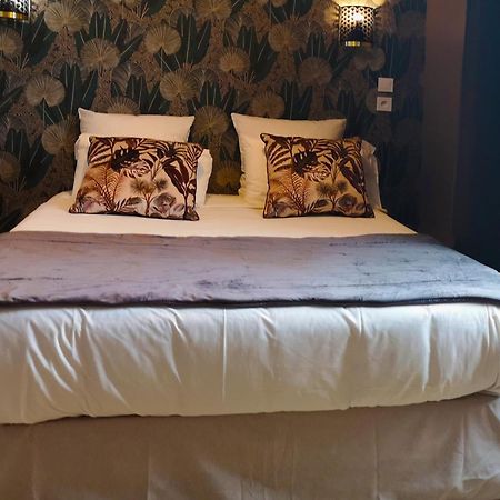 Hotel Hippodrome Paris Bagian luar foto