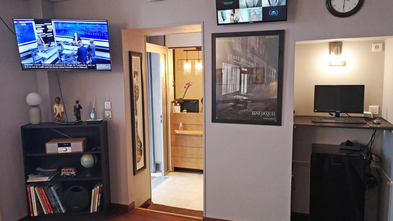 Hotel Hippodrome Paris Bagian luar foto