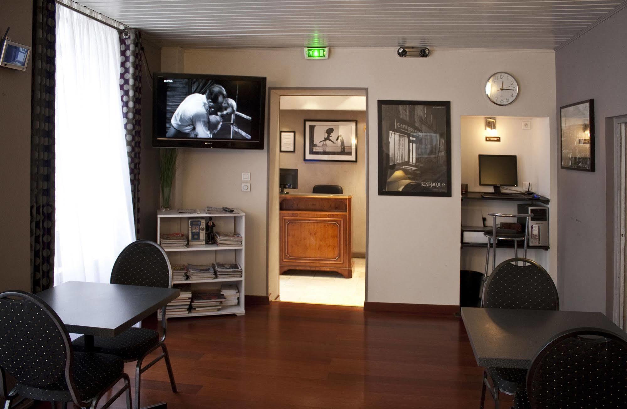 Hotel Hippodrome Paris Bagian luar foto